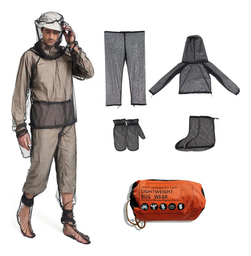 Traje antimosquitos completo con modelo vistiendo el conjunto, despiece de prendas (pantalón, chaqueta, guantes, polainas) y bolsa naranja de almacenamiento.