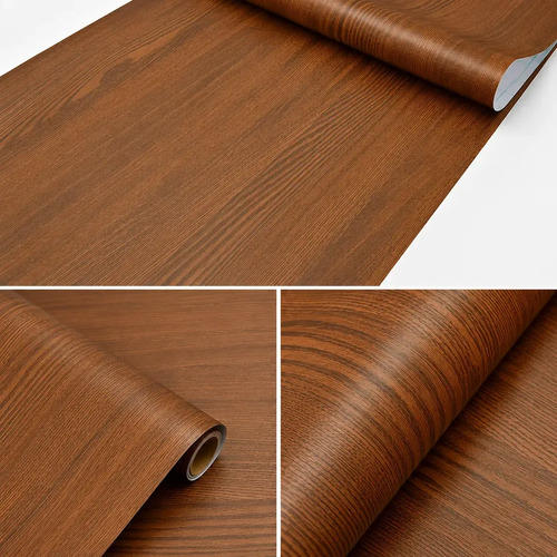 Papel autoadhesivo madera sandal mostrado en rollo desplegado con patrón de veta visible
